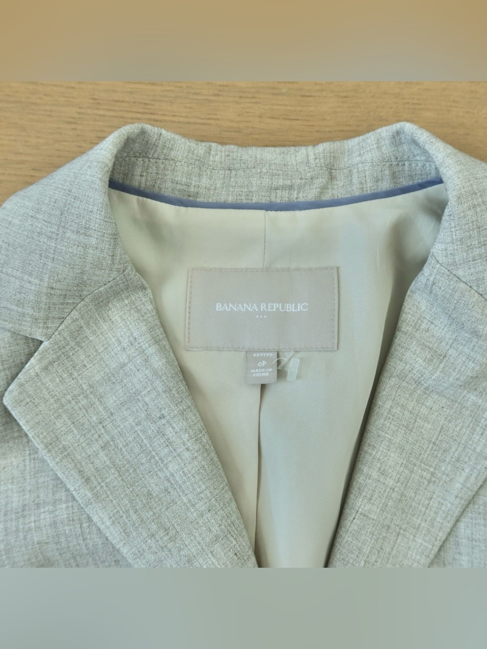 Banana Republic Light Gray Women's Suit Jacket & Pants - Picture 4 of 7